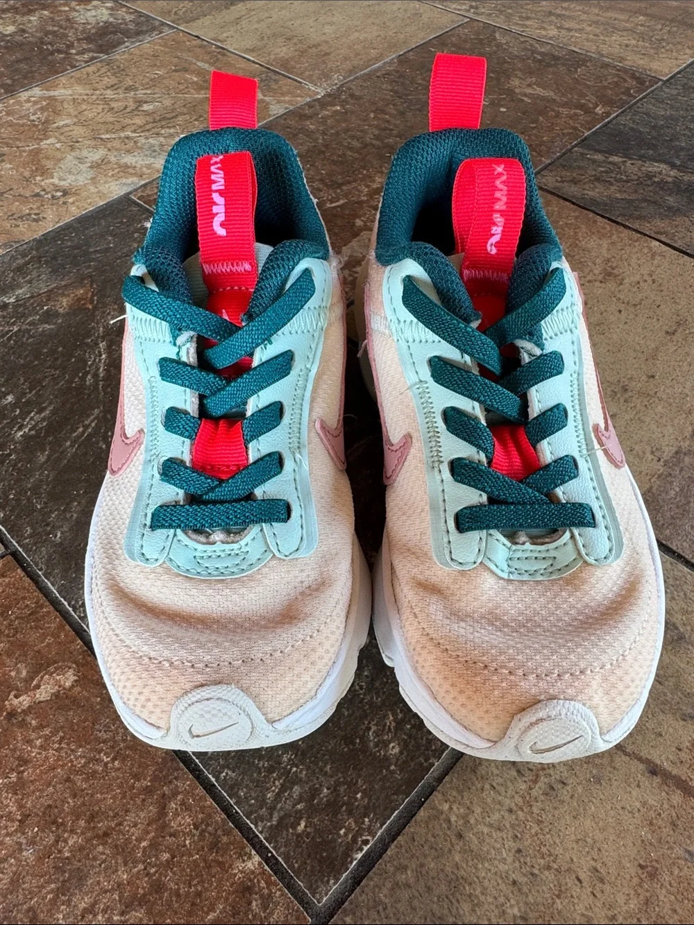 Nike Kids Peach & Teal Lightweight Sneakers (Like New)